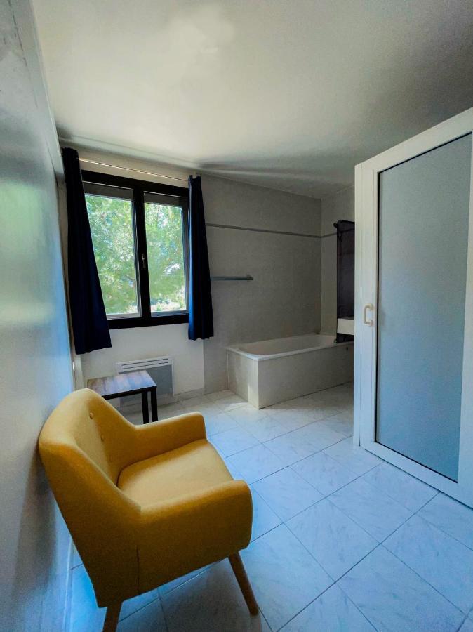 Logis Hotel & Restaurant L'Etape Bouc Bel Air - Gardanne Dış mekan fotoğraf