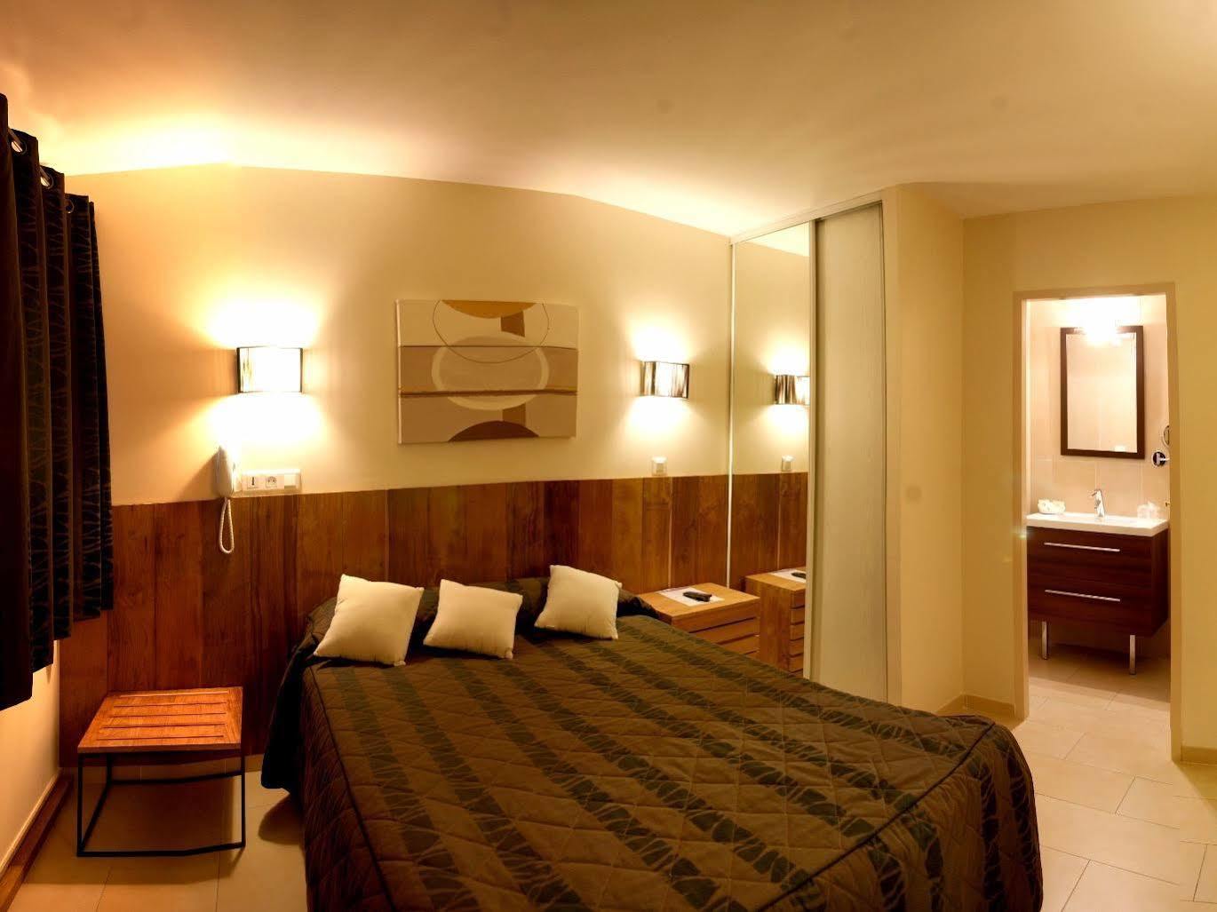 Logis Hotel & Restaurant L'Etape Bouc Bel Air - Gardanne Dış mekan fotoğraf